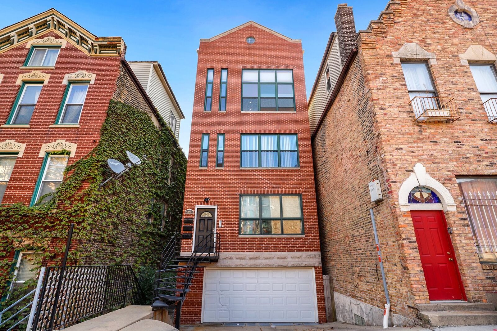 Property Photo:  905 N Racine Avenue 3  IL 60642 