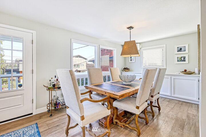 Property Photo:  5625 40th Avenue W  WA 98199 