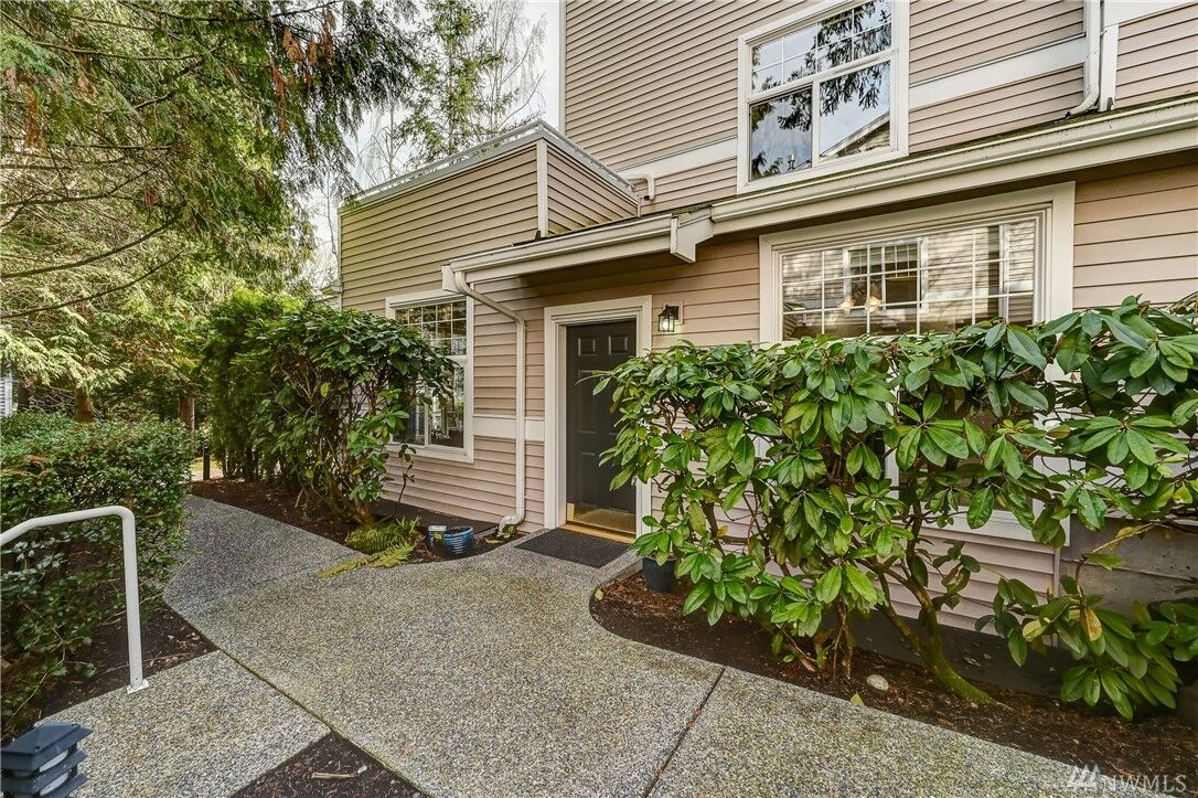 Property Photo:  2010 132nd Ave SE 105  WA 98005 