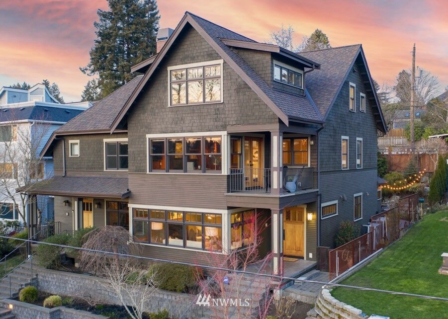 Property Photo: 7658 E Green Lake Drive N WA 98103