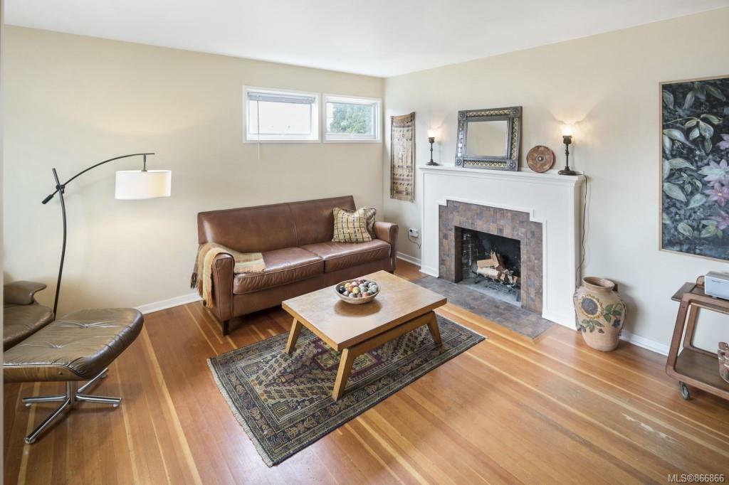 Property Photo: 1725 Amphion St BC V8R 4Z8