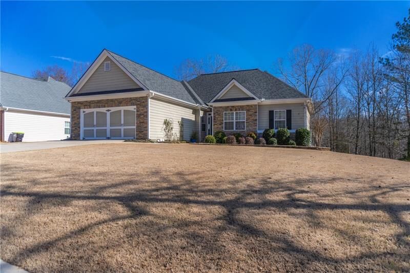 Property Photo: 8305 Mossybrook Lane GA 30135