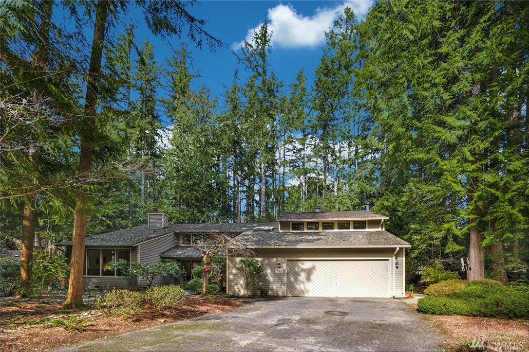 Property Photo:  437 218th Ave NE  WA 98074 