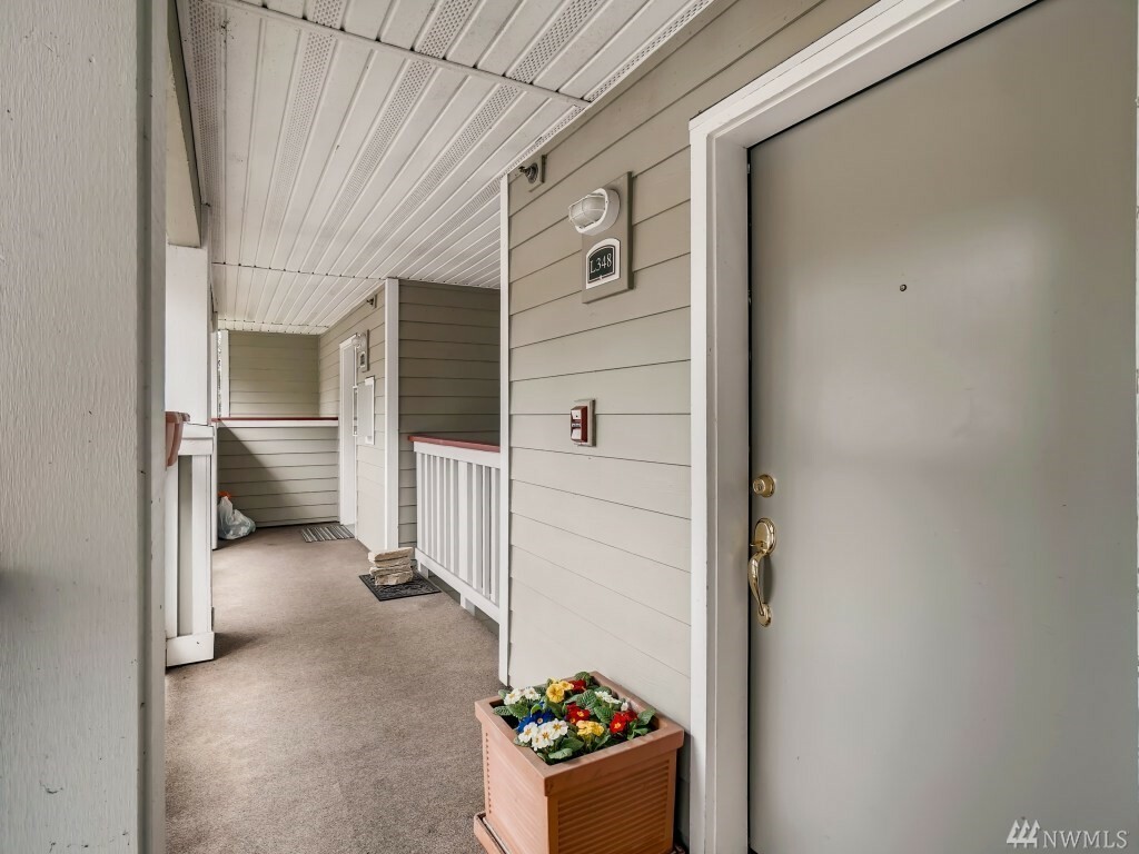 Property Photo:  18501 SE Newport Way L348  WA 98027 