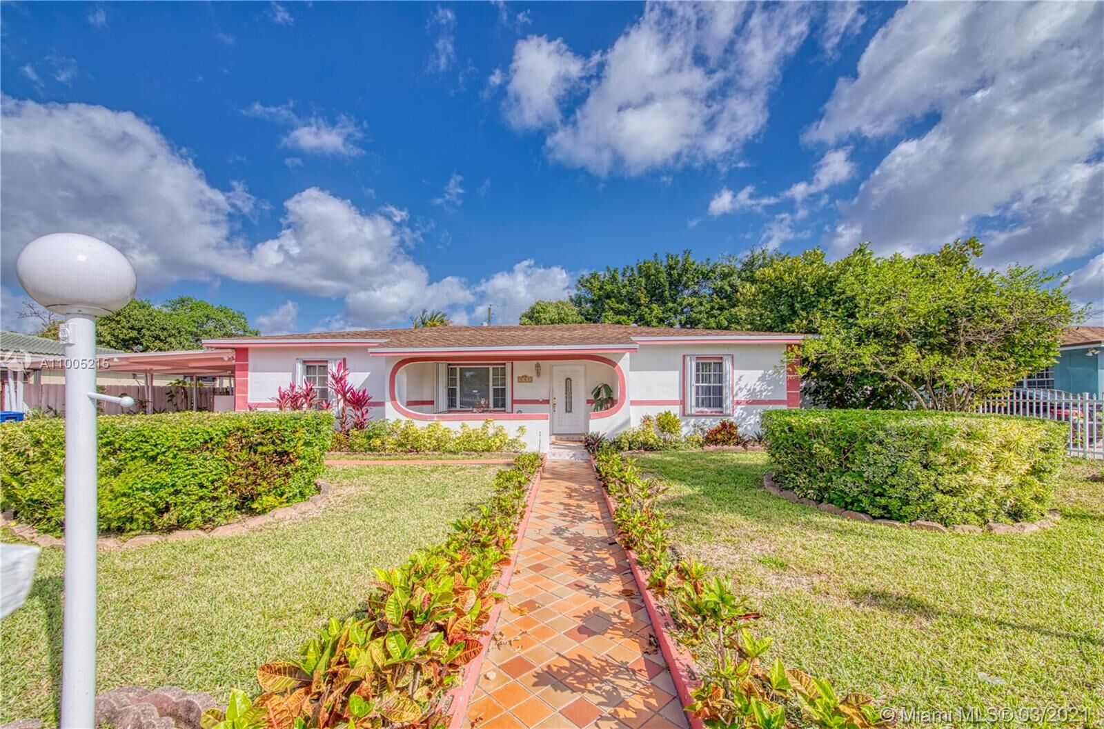 Property Photo: 591 NW 189th Ter FL 33169