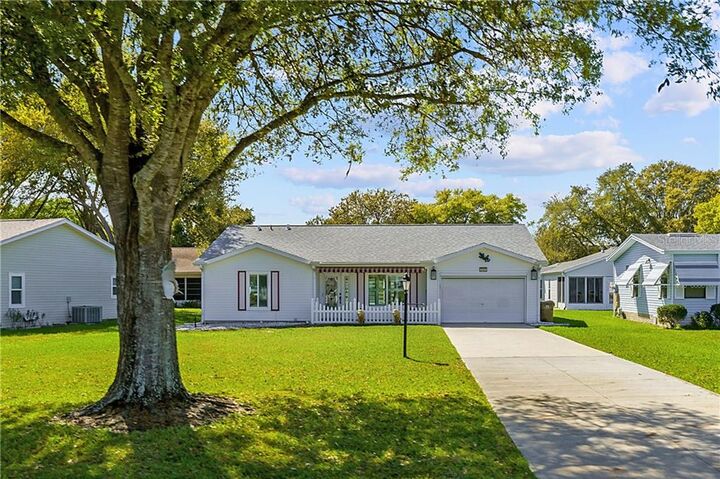Property Photo: 5092 El Destino Drive FL 34748
