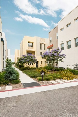 Property Photo: 214 Paramount CA 92618