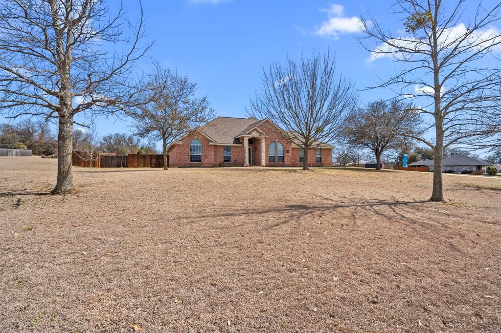 Property Photo:  110 Buckingham Court  TX 76088 