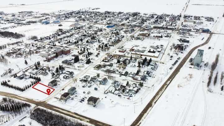 Property Photo: 305 1st SE AB T0H 1M0