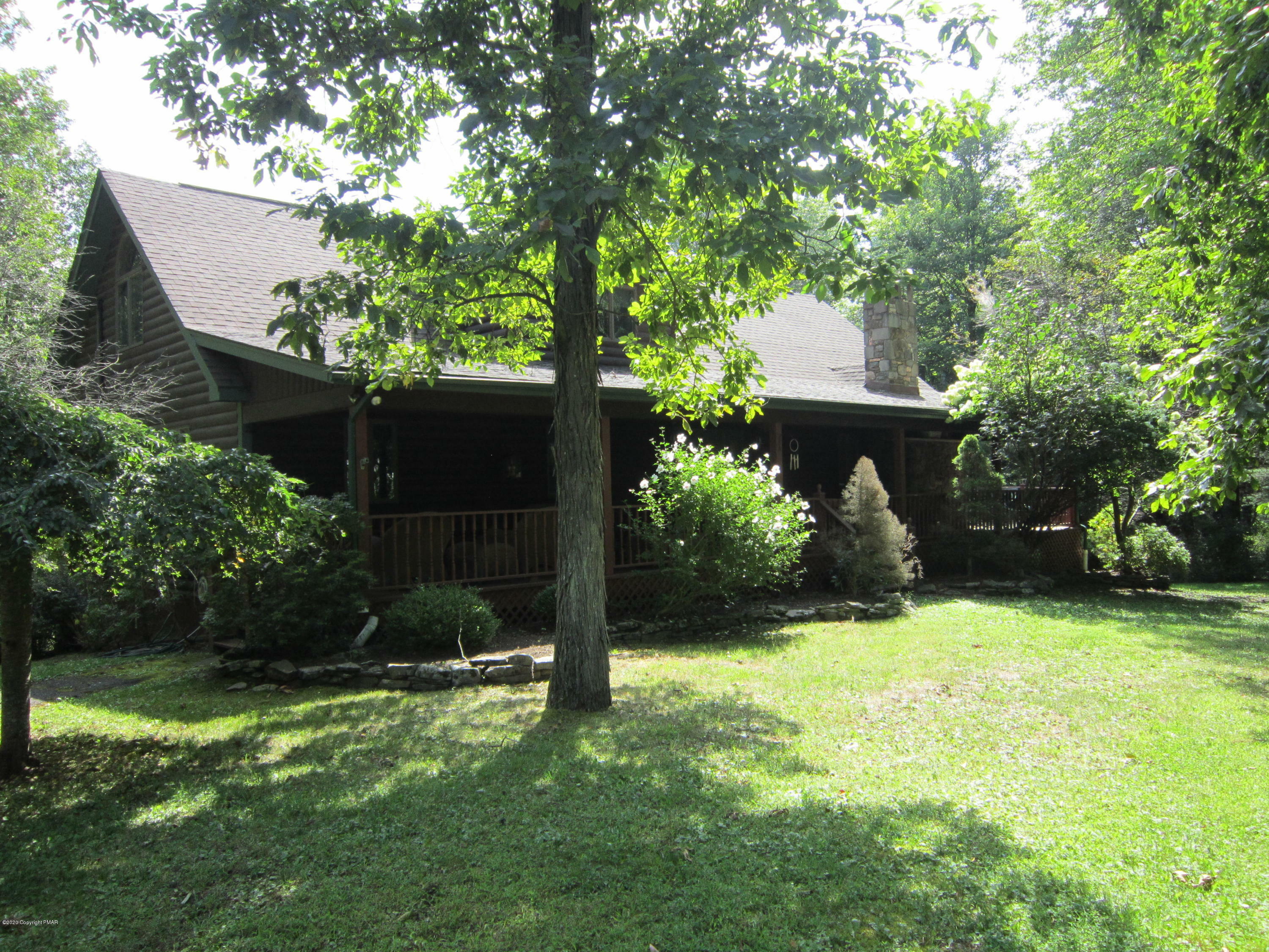 Property Photo:  427 Little Wing Road  PA 18325 