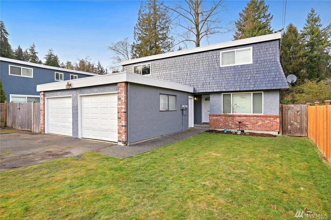 Property Photo:  1518 NE 195th St NE  WA 98155 