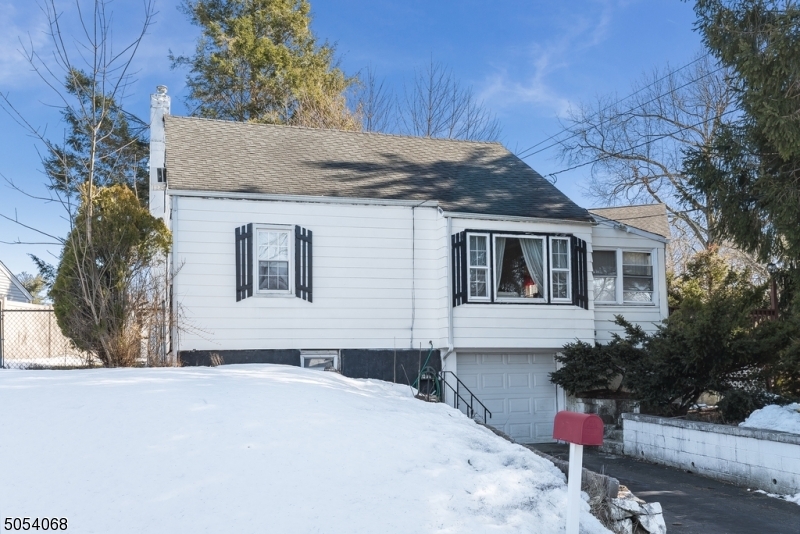 Property Photo:  8 Lyncrest Ter  NJ 07470 