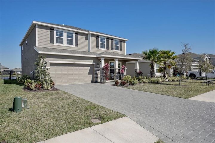 Property Photo:  6411 Devesta Loop  FL 34221 