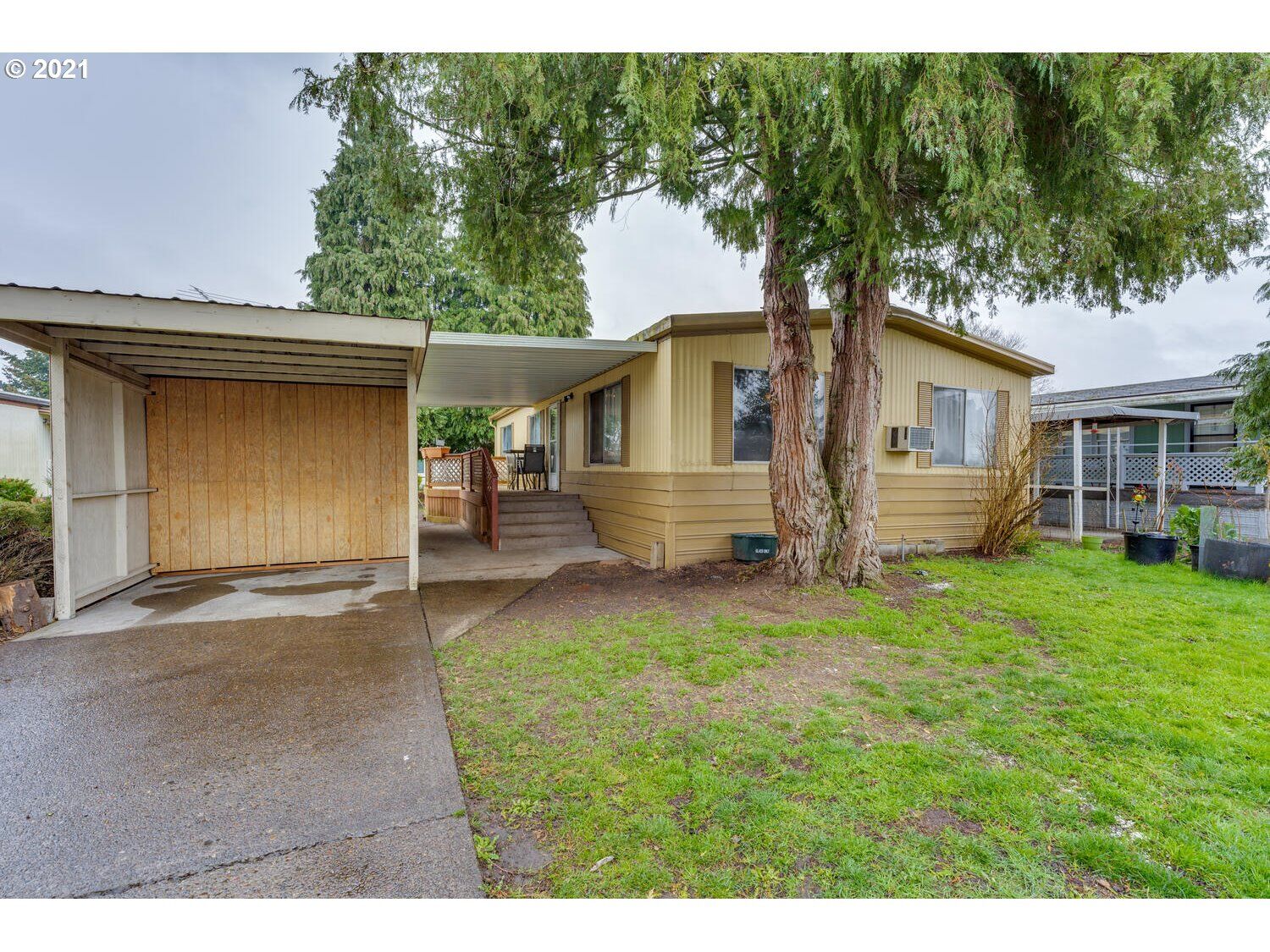 Property Photo: 15411 SE Mill Plain Blvd B2 WA 98684
