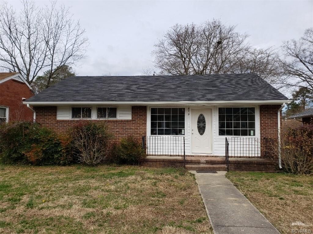 Property Photo: 819 Hampton Road VA 23805