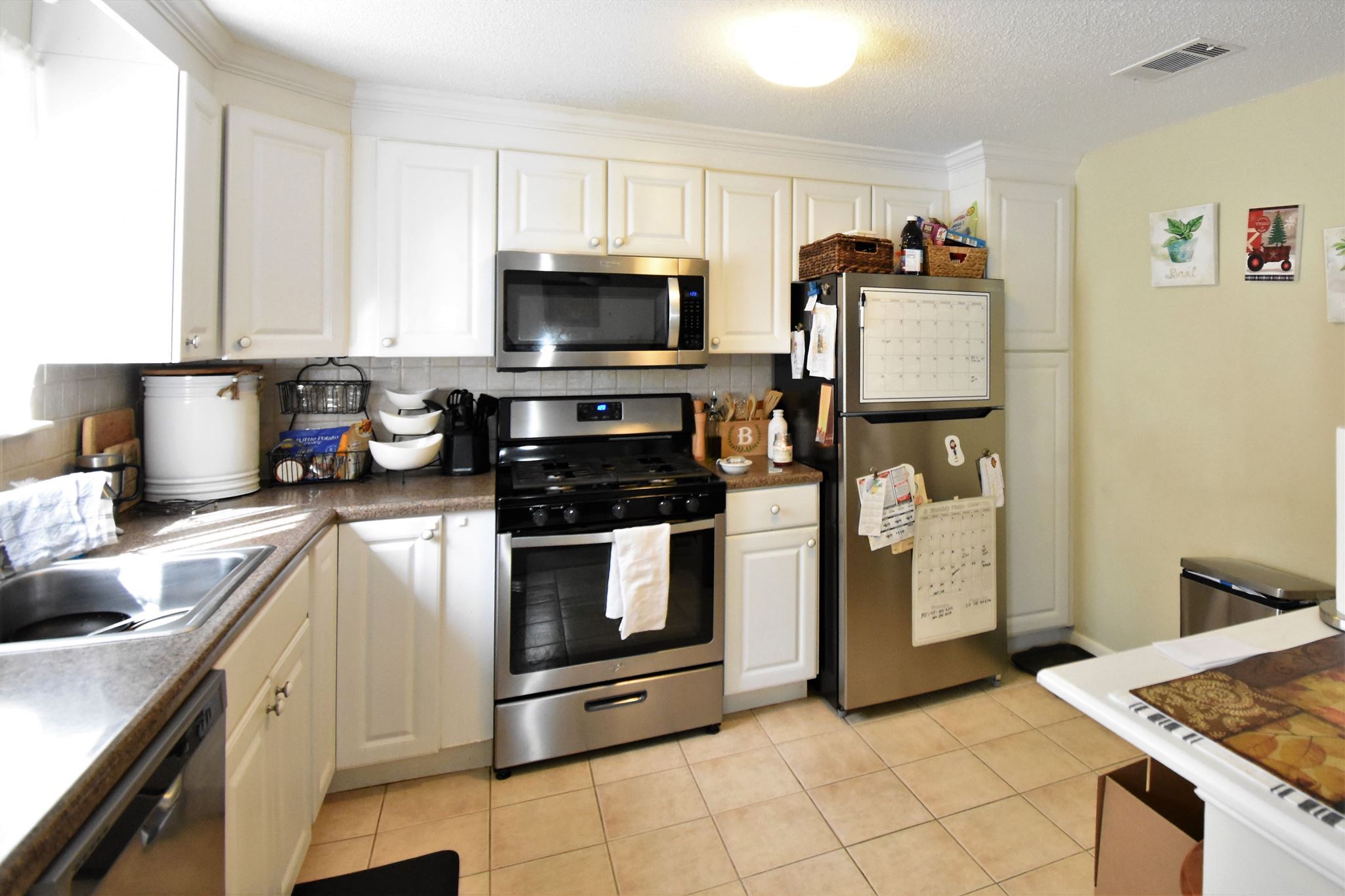 Property Photo: 5-E Black Oak Drive 5 NH 03062