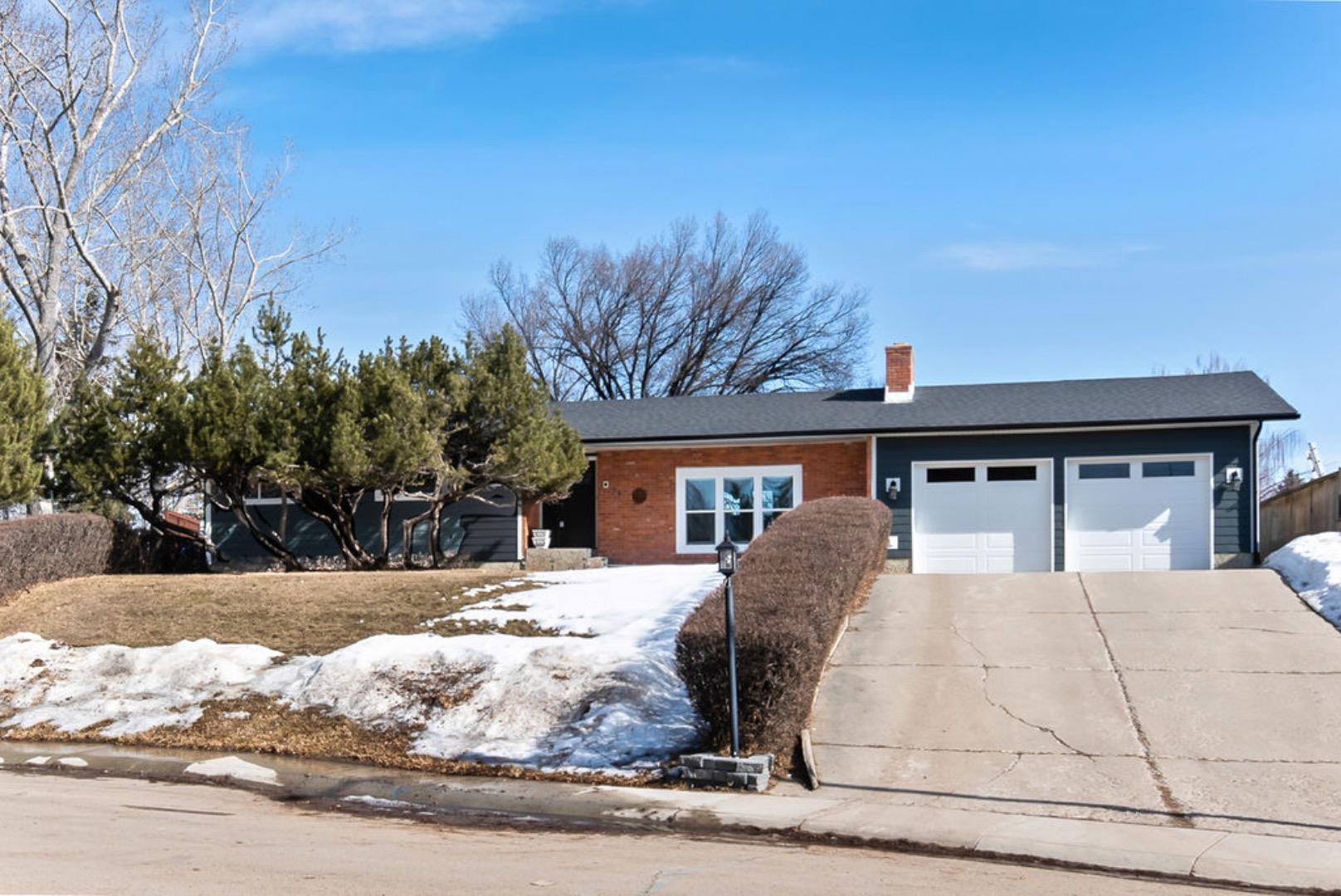 Photo de la propriété: 34 Lock Crescent AB T1S 1E8
