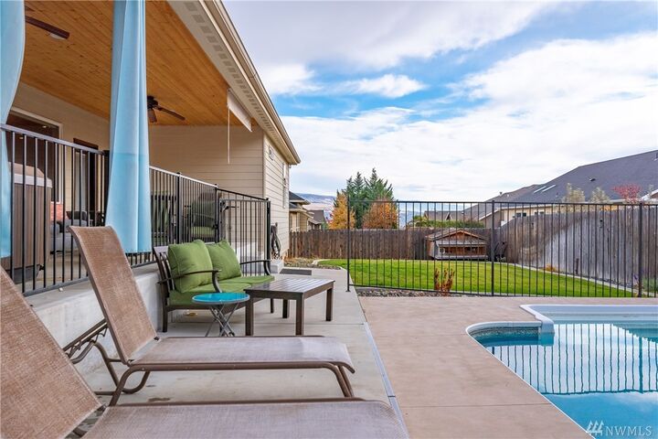 Property Photo:  2109 Sage Grouse Rd  WA 98801 