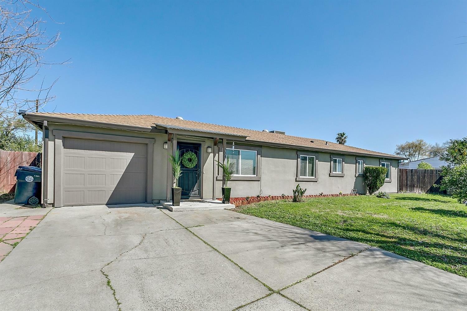 Property Photo:  1371 Longshore Court  CA 95838 