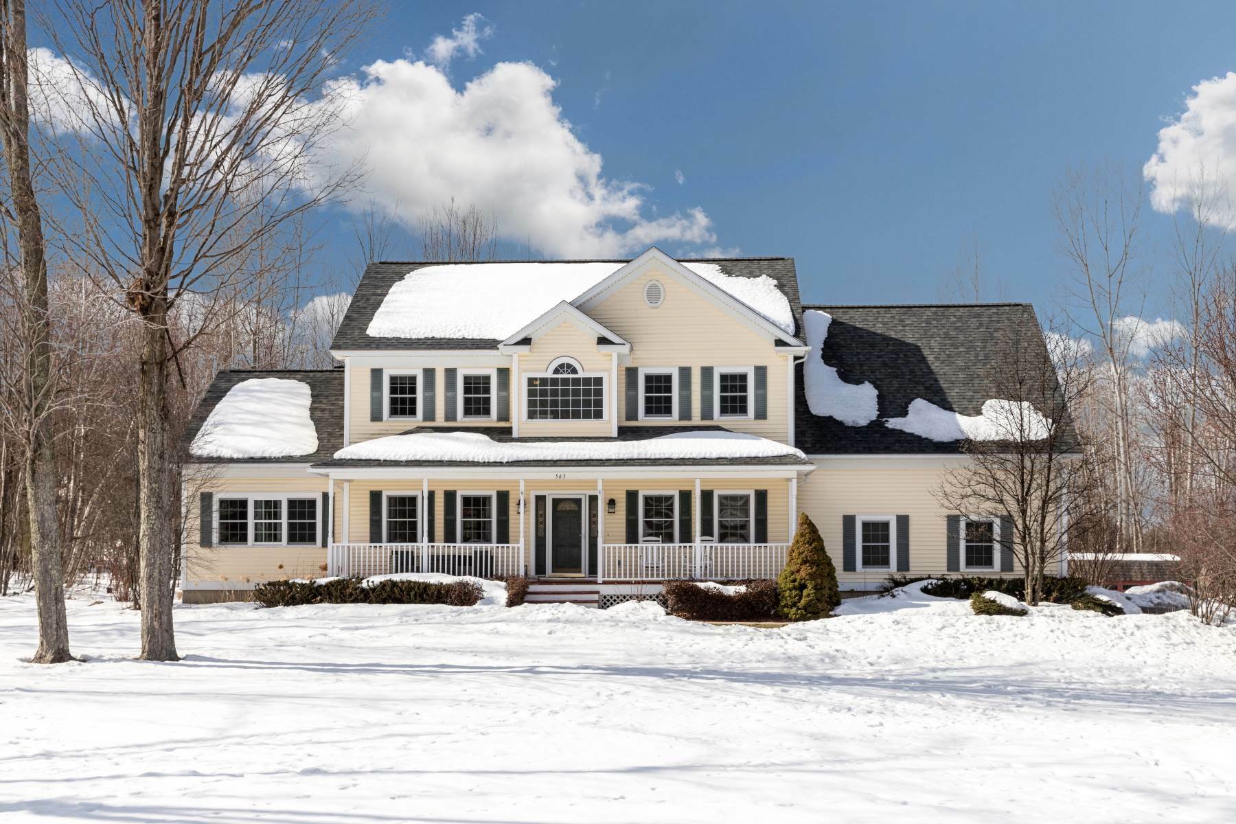 Property Photo: 565 Ledgewood Drive VT 05495