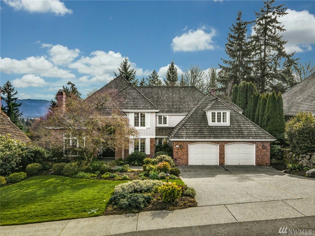 Property Photo: 22603 SE 47th Place WA 98075