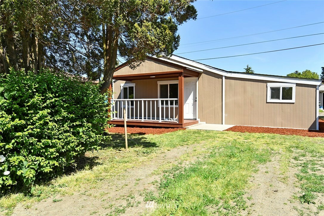 Property Photo:  262 Beech Street  WA 98632 