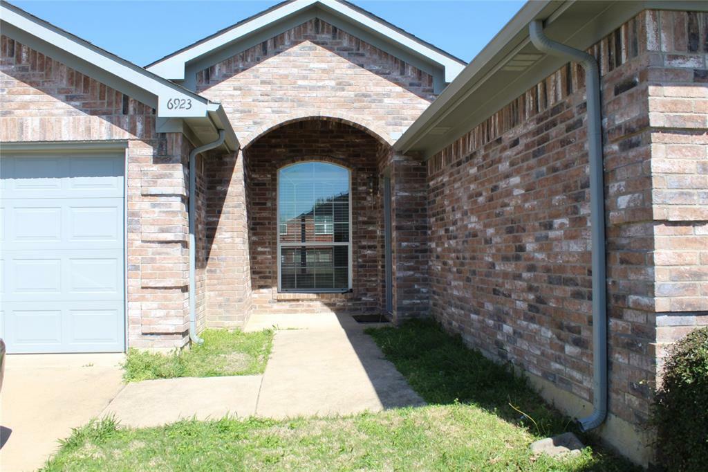 6923 Misty Meadow Lane  Arlington TX 76002 photo