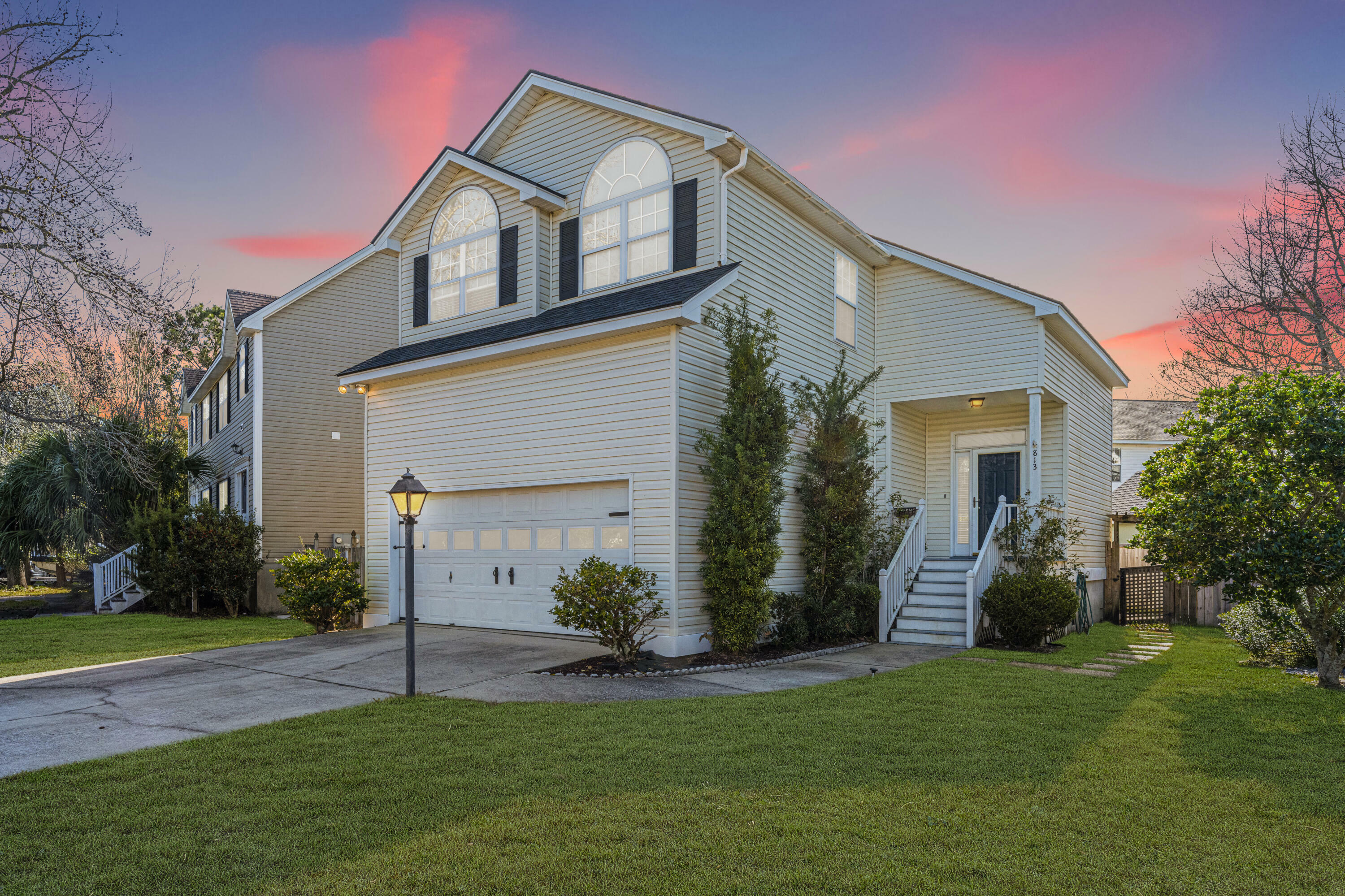 Property Photo: 813 Harbor Pl Drive SC 29412