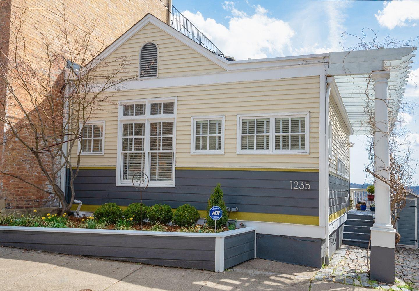 Property Photo: 1235 Martin Dr OH 45202