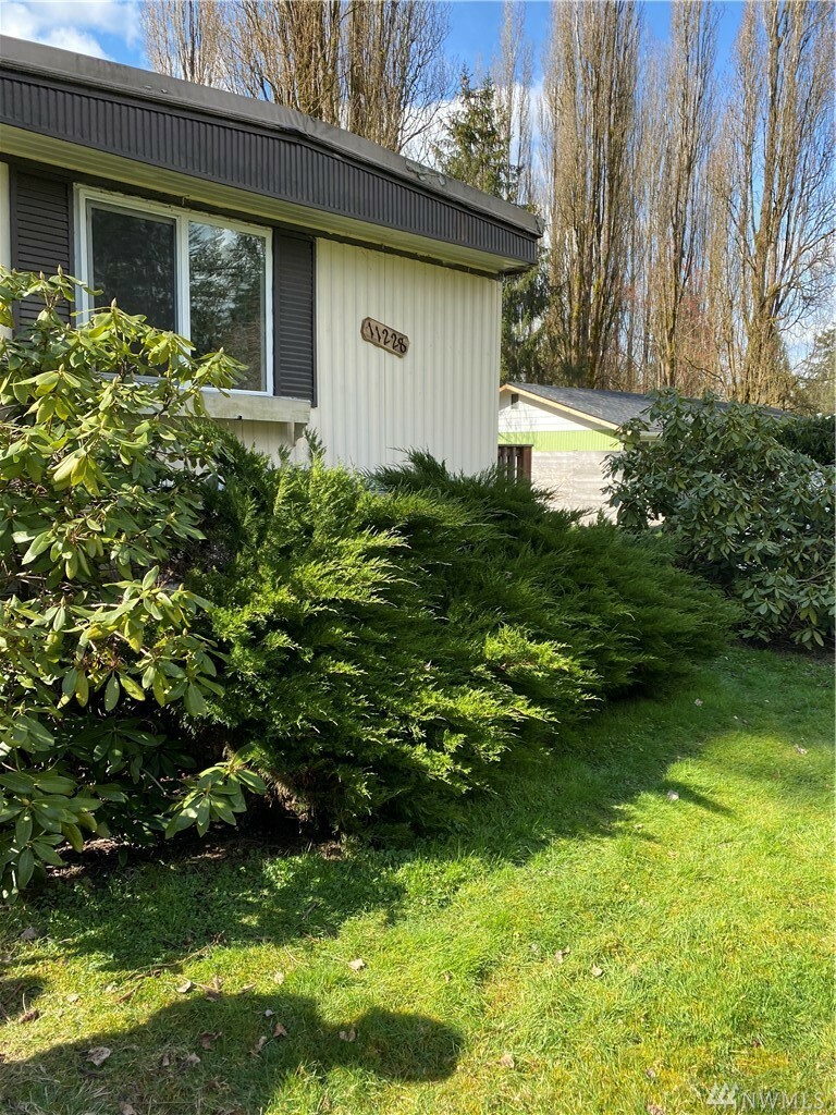 Property Photo:  11228 175th Ave NE  WA 98258 