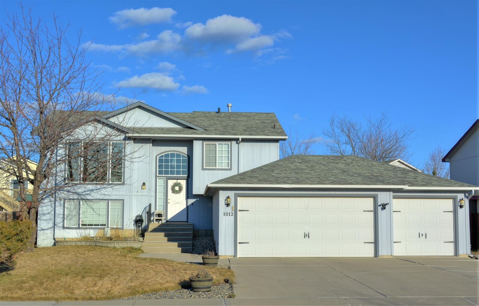 Property Photo:  1012 N Stanley St  WA 99022 
