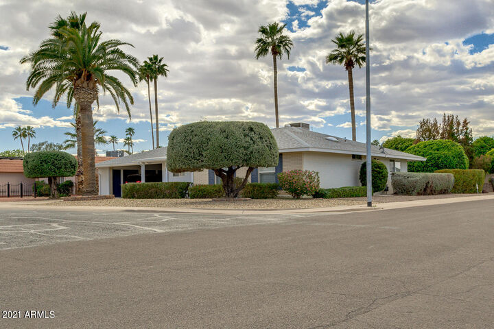 Property Photo: 9750 N 105th Avenue AZ 85351