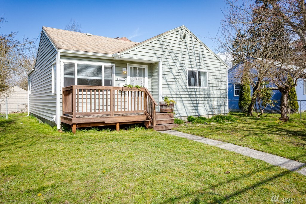 Property Photo:  1633 E Fairbanks St  WA 98404 