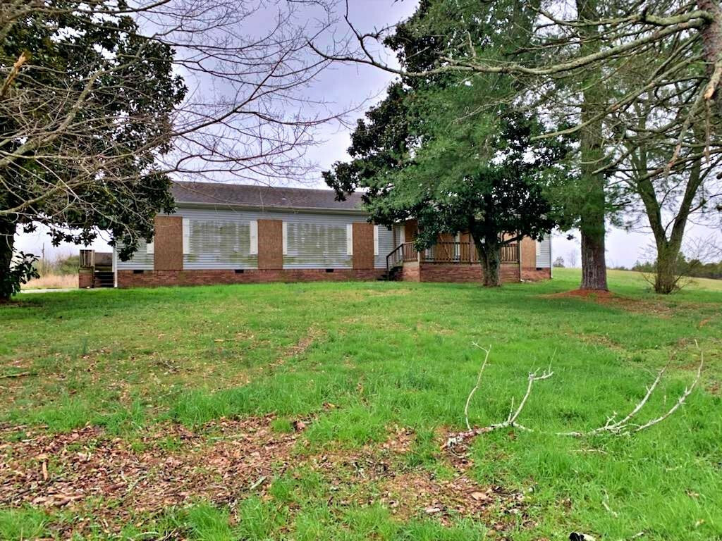 Property Photo: 225 County Road 804 TN 37371