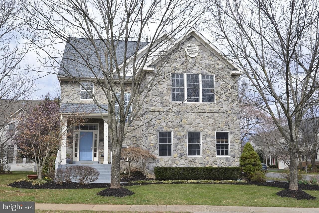 Property Photo:  46303 Summerhill Place  VA 20165 