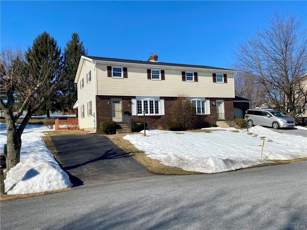 Property Photo:  5036 Mohawk Drive  PA 18078 