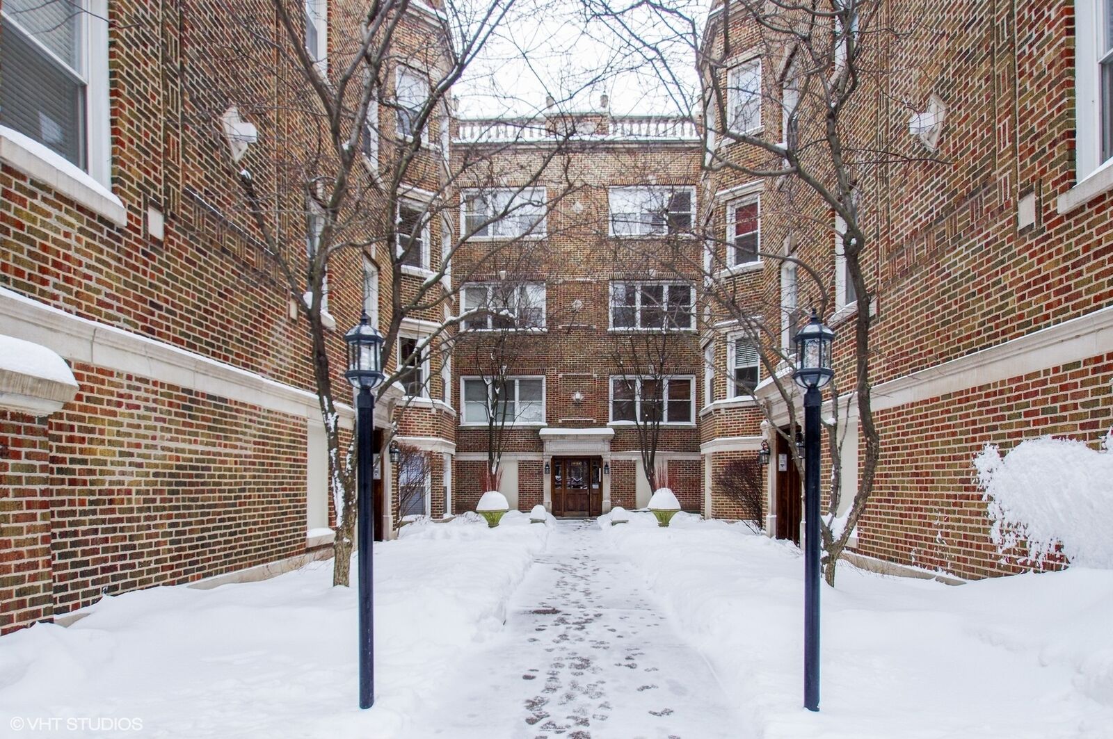 Property Photo:  1047 W Glenlake Avenue 2  IL 60660 