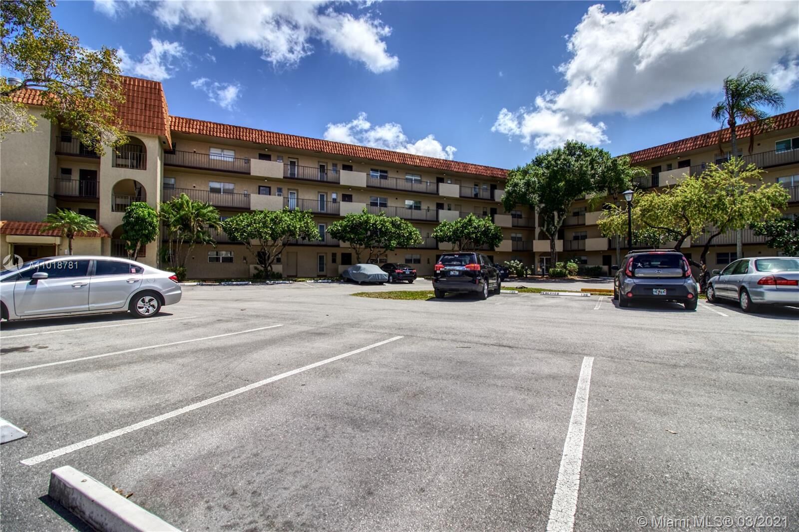 Property Photo: 6100 S Falls Circle Dr 114 FL 33319