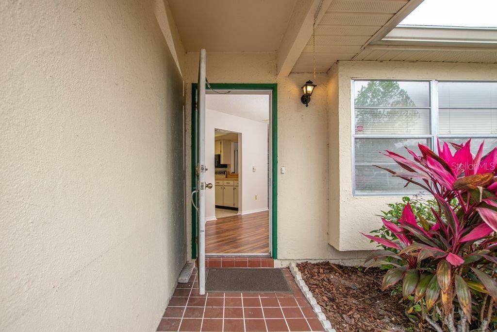 Property Photo:  409 Bloom Court  FL 33573 