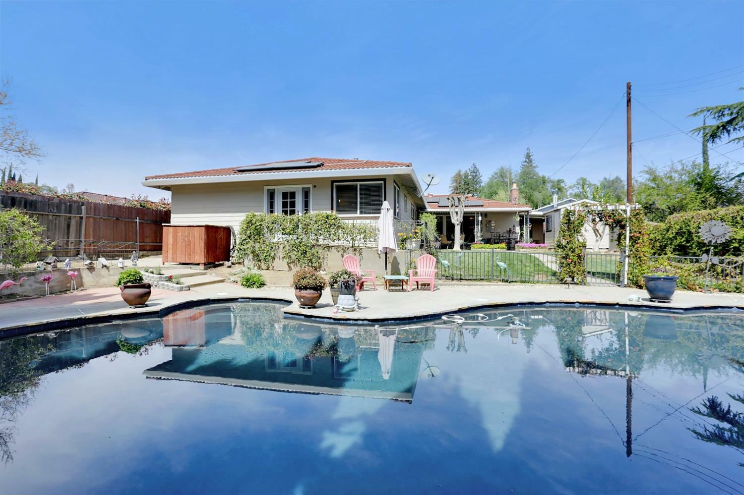 Property Photo:  7552 Farmgate Way  CA 95610 