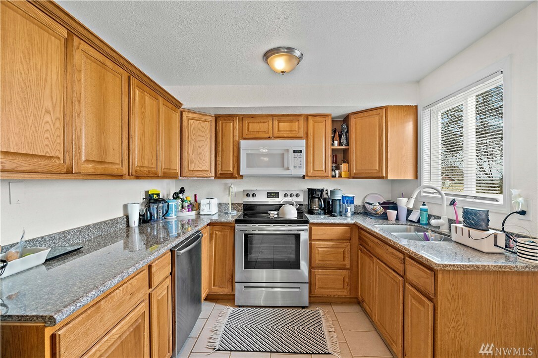 Property Photo: 2414 2416 S I St WA 98405