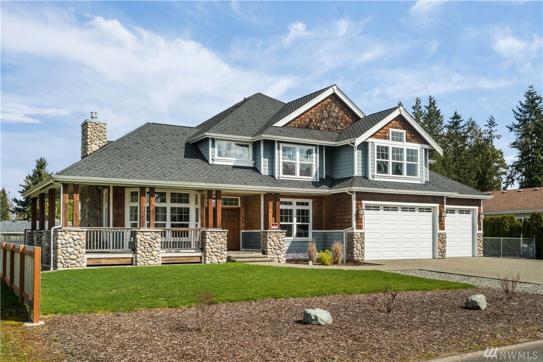 Property Photo:  6007 Holm Lane E  WA 98424 