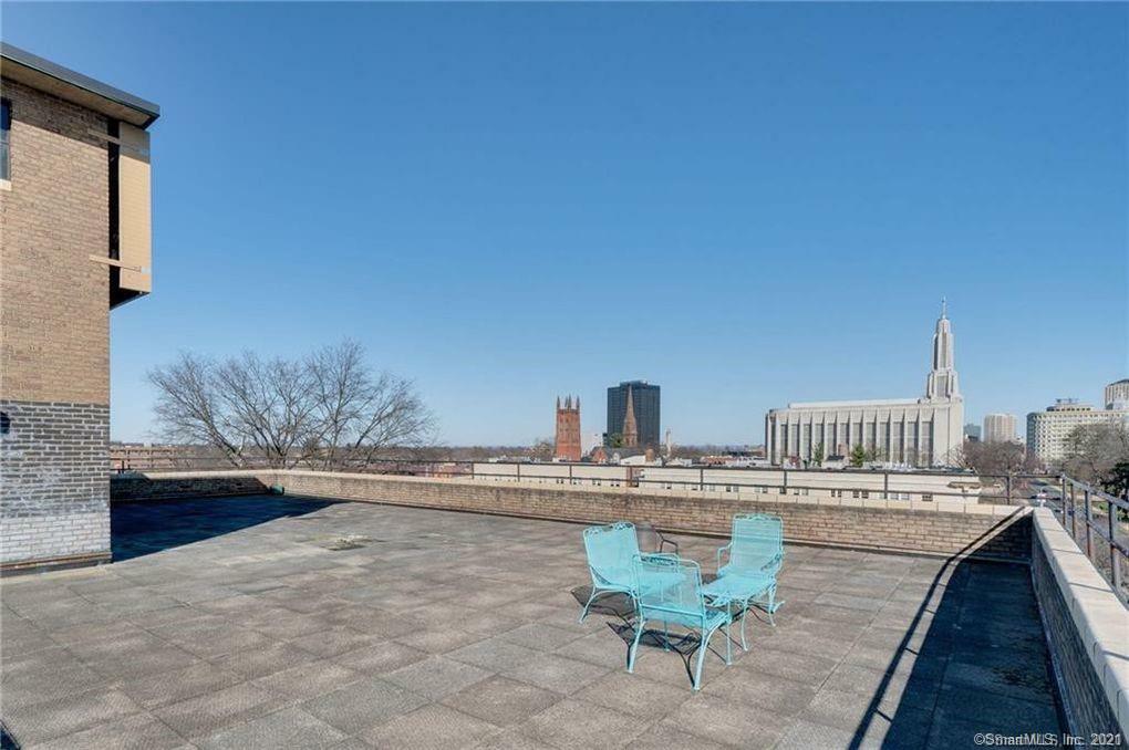 Property Photo:  230 Farmington Avenue C4  CT 06105 