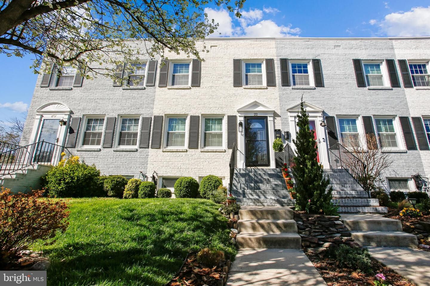 Property Photo: 22 E Linden Street VA 22301