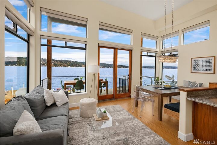 Property Photo: 10718 Riviera Place NE WA 98125