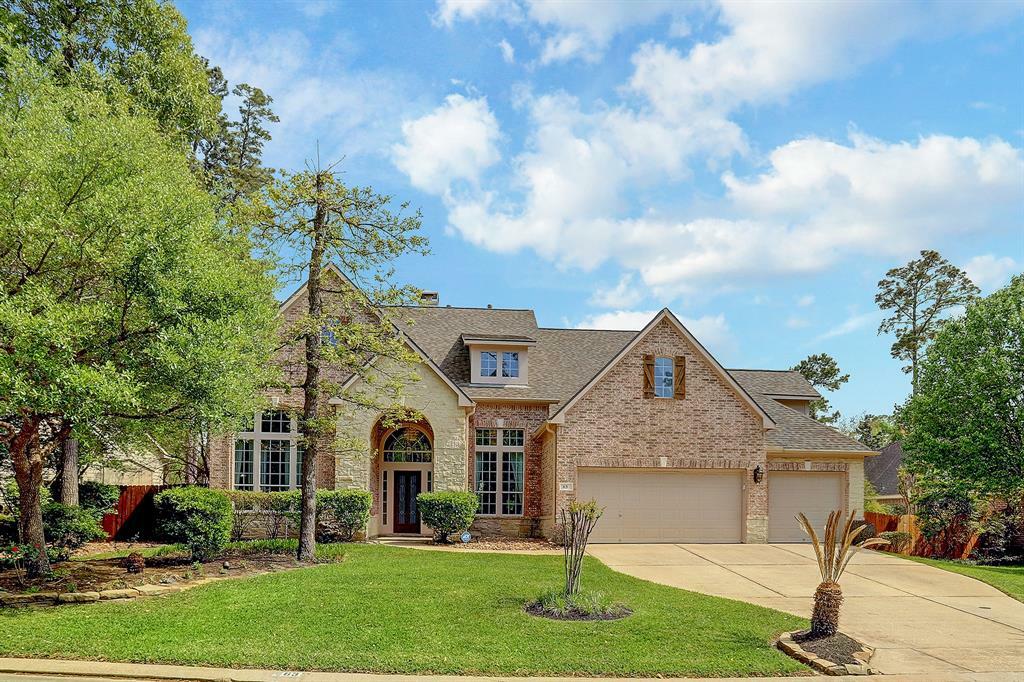 Property Photo: 63 N Scribewood Circle TX 77382