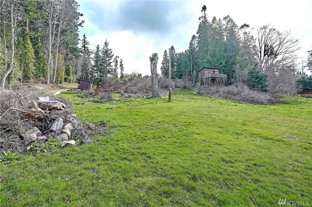 Property Photo:  4 Xxx S Camano Dr  WA 98282 