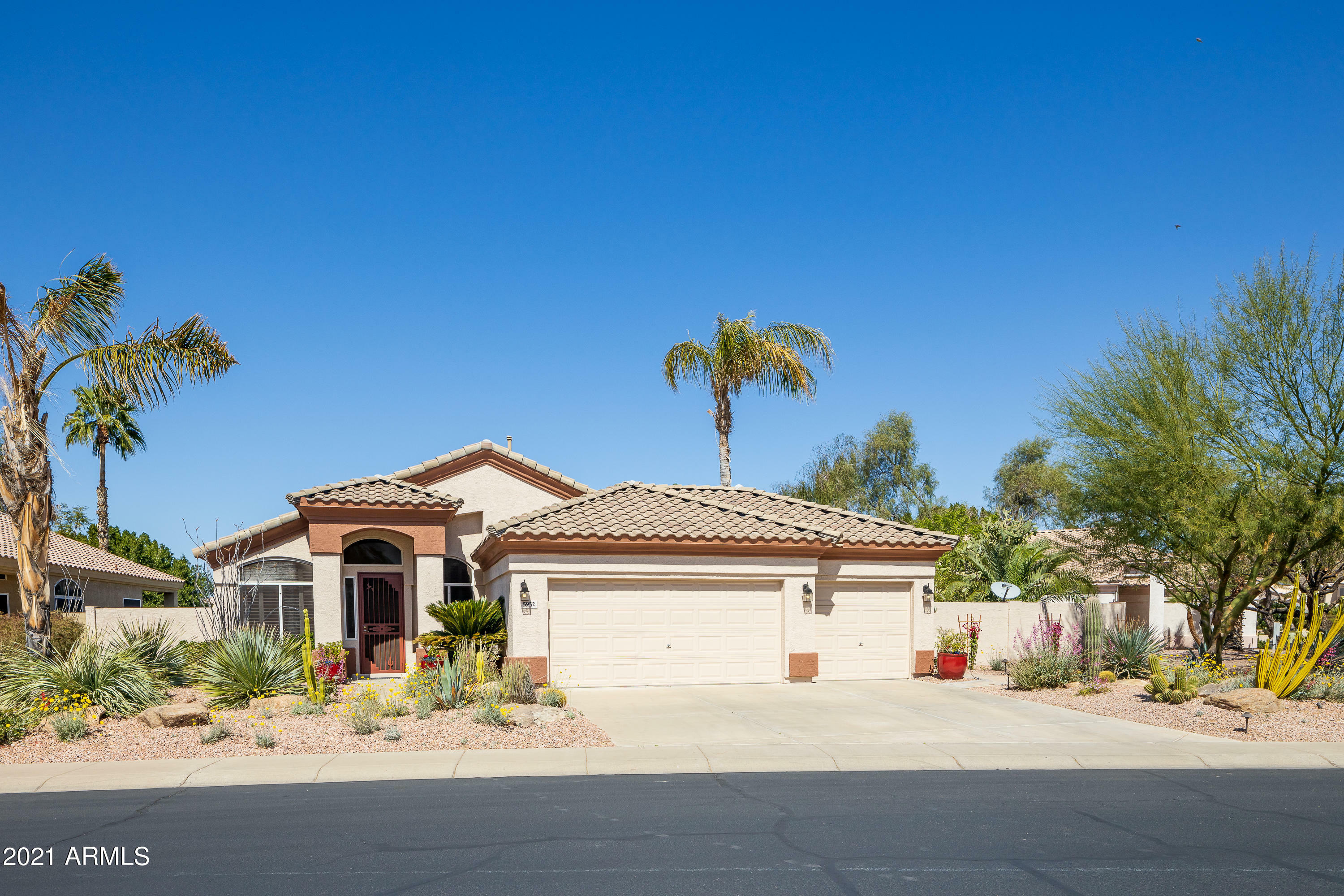 Property Photo: 5952 W Irma Lane AZ 85308