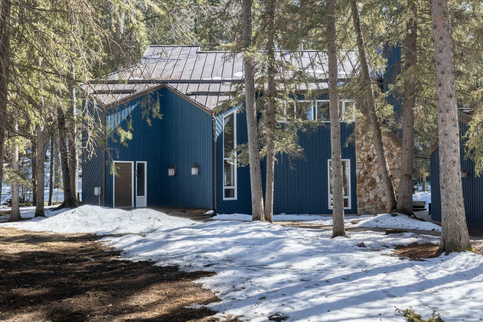 Property Photo: 35 Burntall Drive AB T0L 0K0