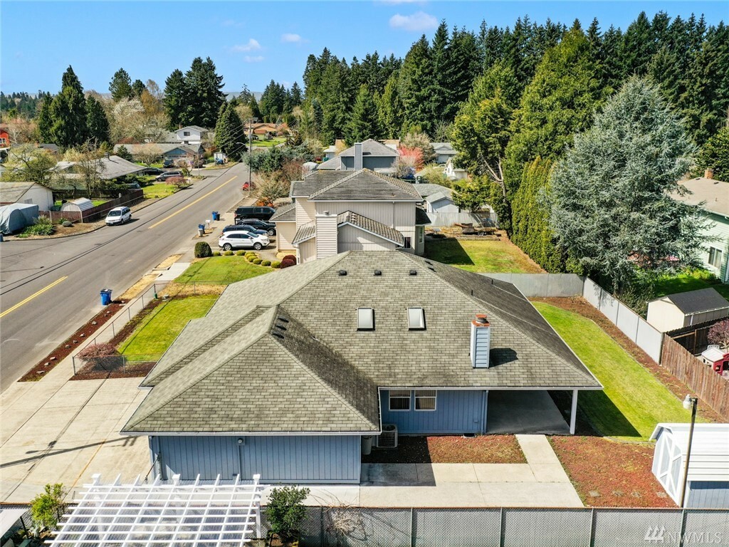 Property Photo:  604 NE 129th St  WA 98685 